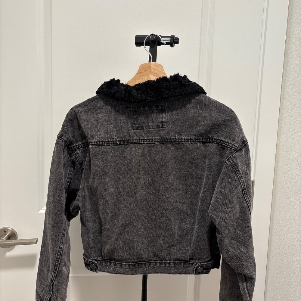 Black jacket - Picture 3 of 3